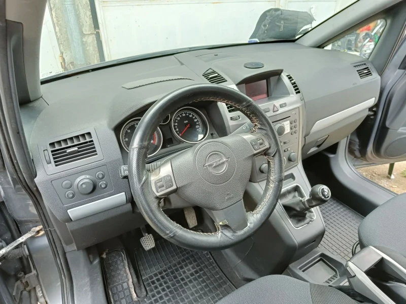 Opel Zafira 1.9 cdti, снимка 12 - Автомобили и джипове - 51915634