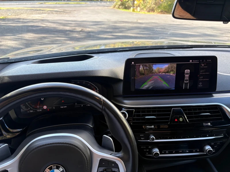 BMW 530 X-DRIVE DIESEL HYBRID M-PACK, снимка 11 - Автомобили и джипове - 52498516