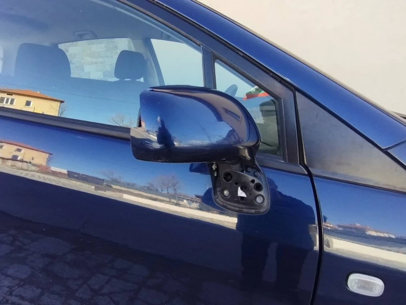 Toyota Corolla verso 2.0 D4D, снимка 3 - Автомобили и джипове - 52509533