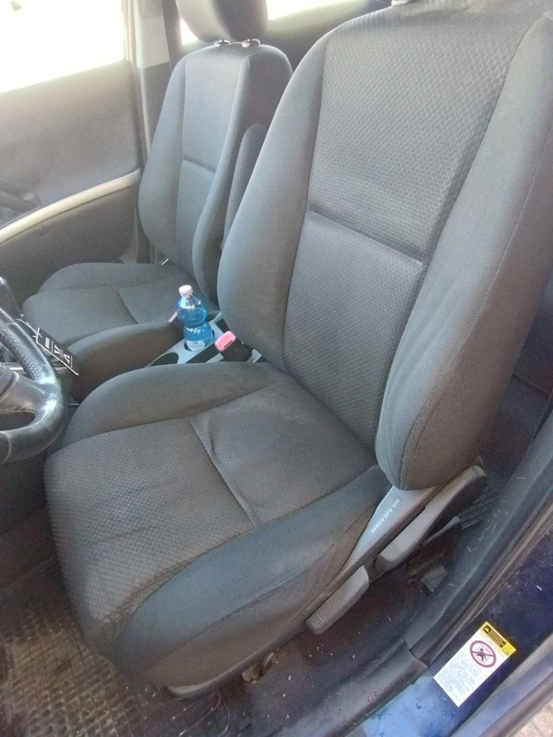 Toyota Corolla verso 2.0 D4D, снимка 17 - Автомобили и джипове - 52509533