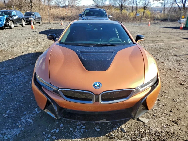 BMW i8 Keyless* Ambient* Подгреви* HUD* HK* , снимка 5 - Автомобили и джипове - 53524571