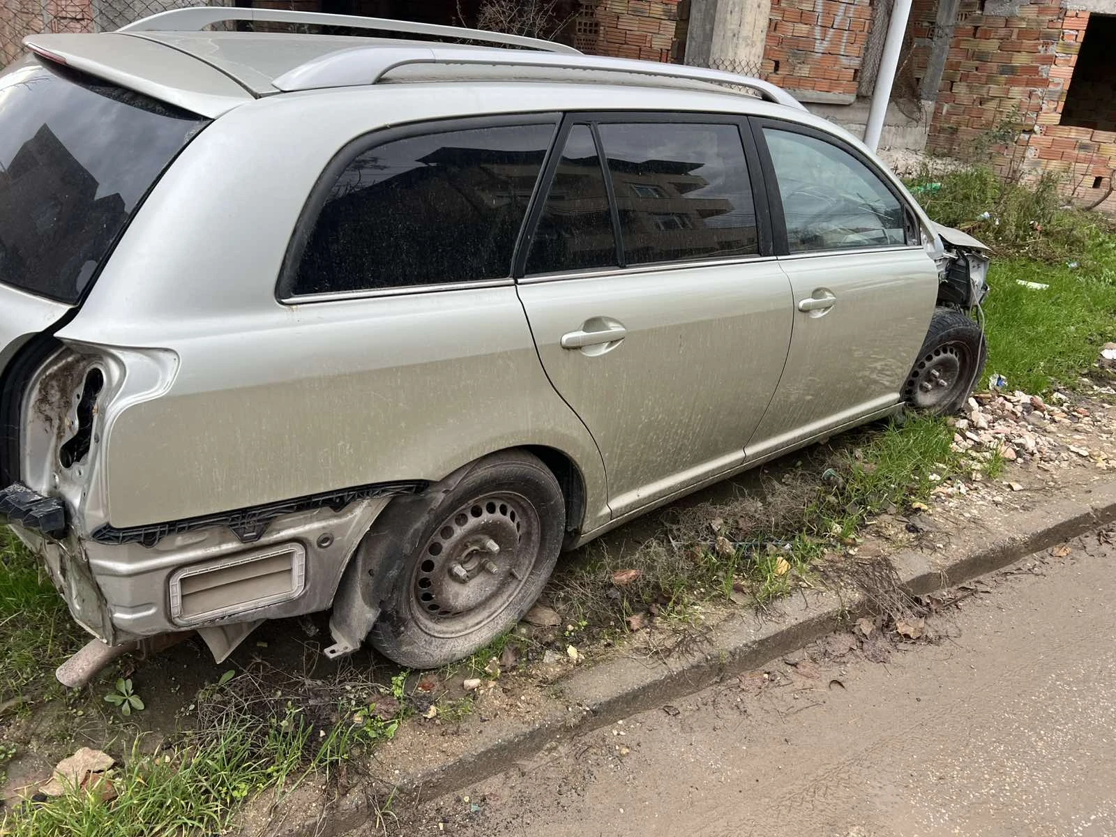 Toyota Avensis 2.2 DCAT, снимка 1