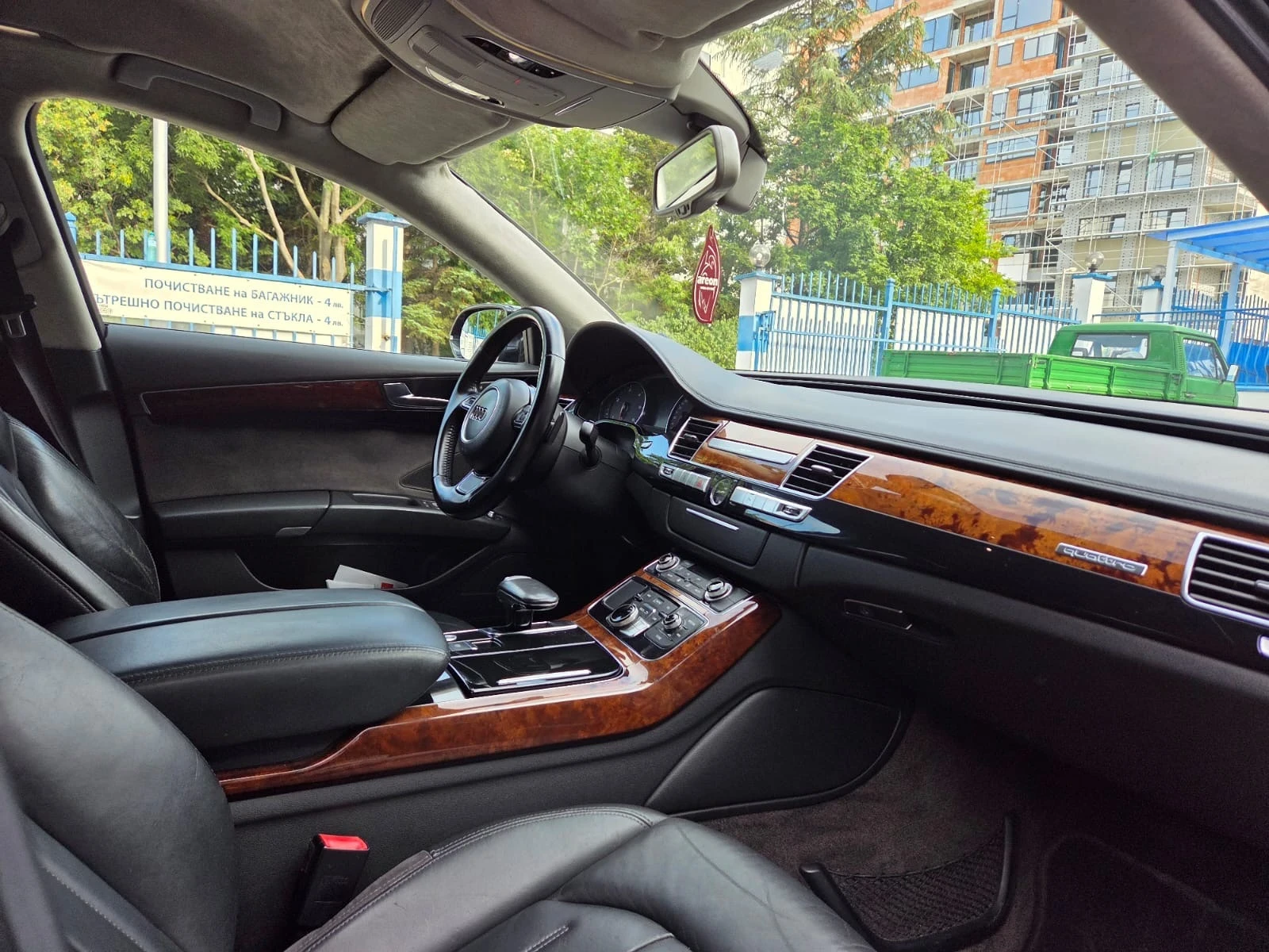 Audi A8  - изображение 2