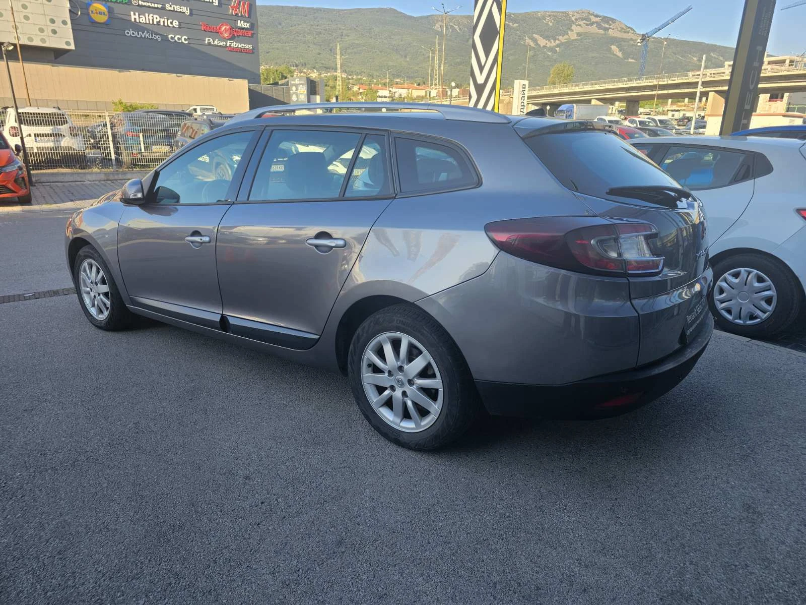 Renault Megane 1.9 dCi 130 к.с. дизел BVM6 - изображение 4