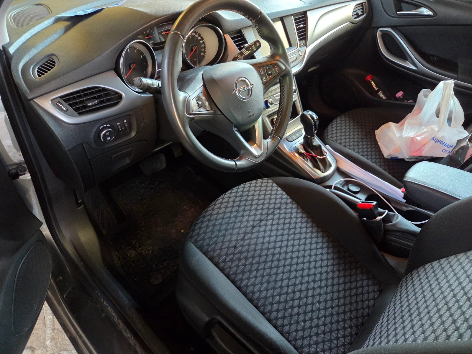 Opel Astra 1.4 Turbo, Avtomatik, 66 000KM - изображение 10