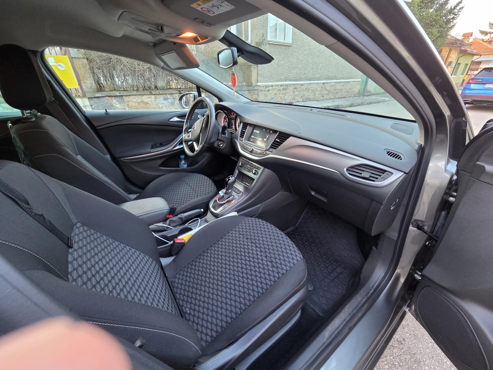 Opel Astra 1.4 Turbo, Avtomatik, 66 000KM - изображение 10