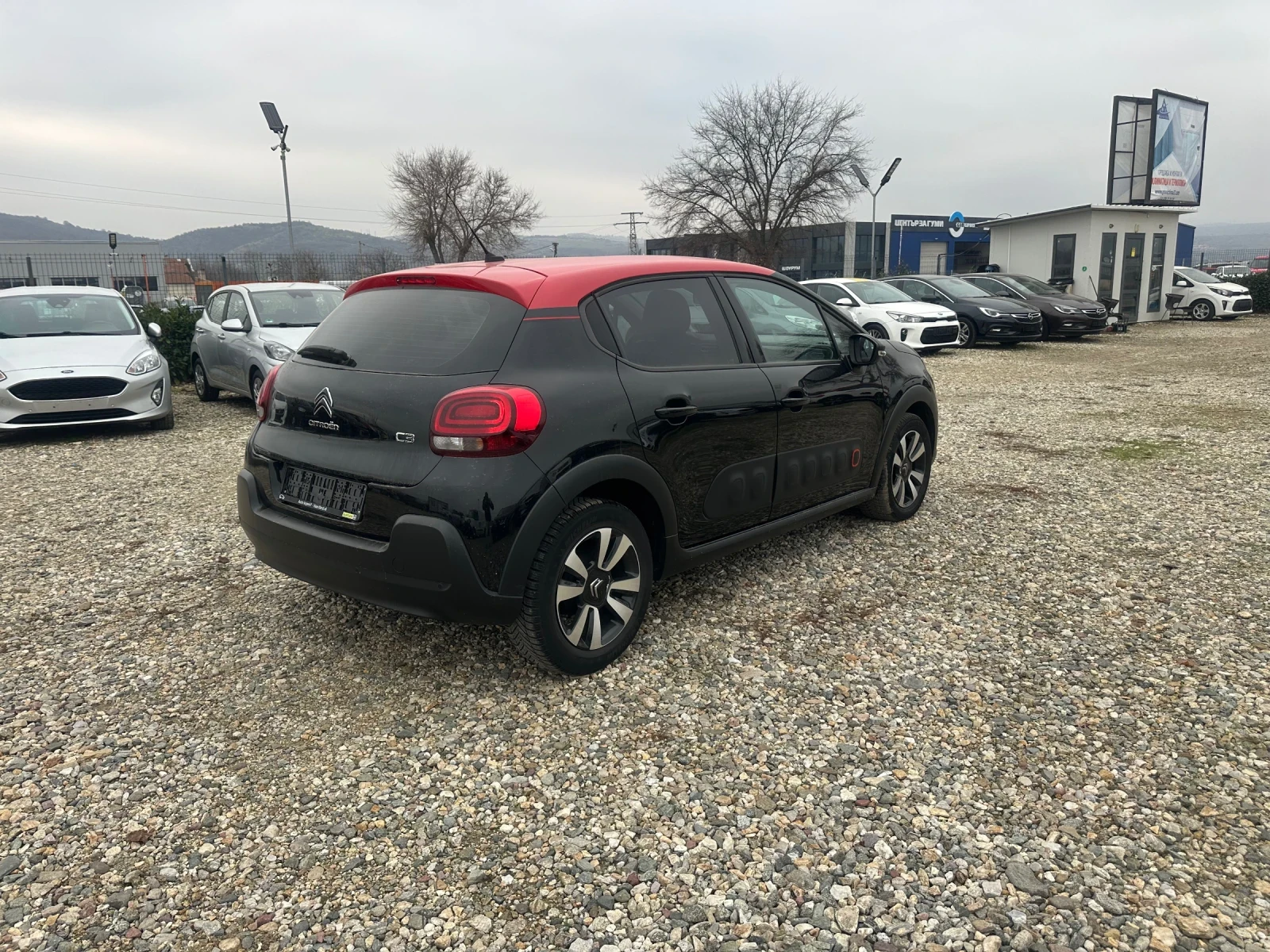 Citroen C3 1.2 PureTech Shine - изображение 3