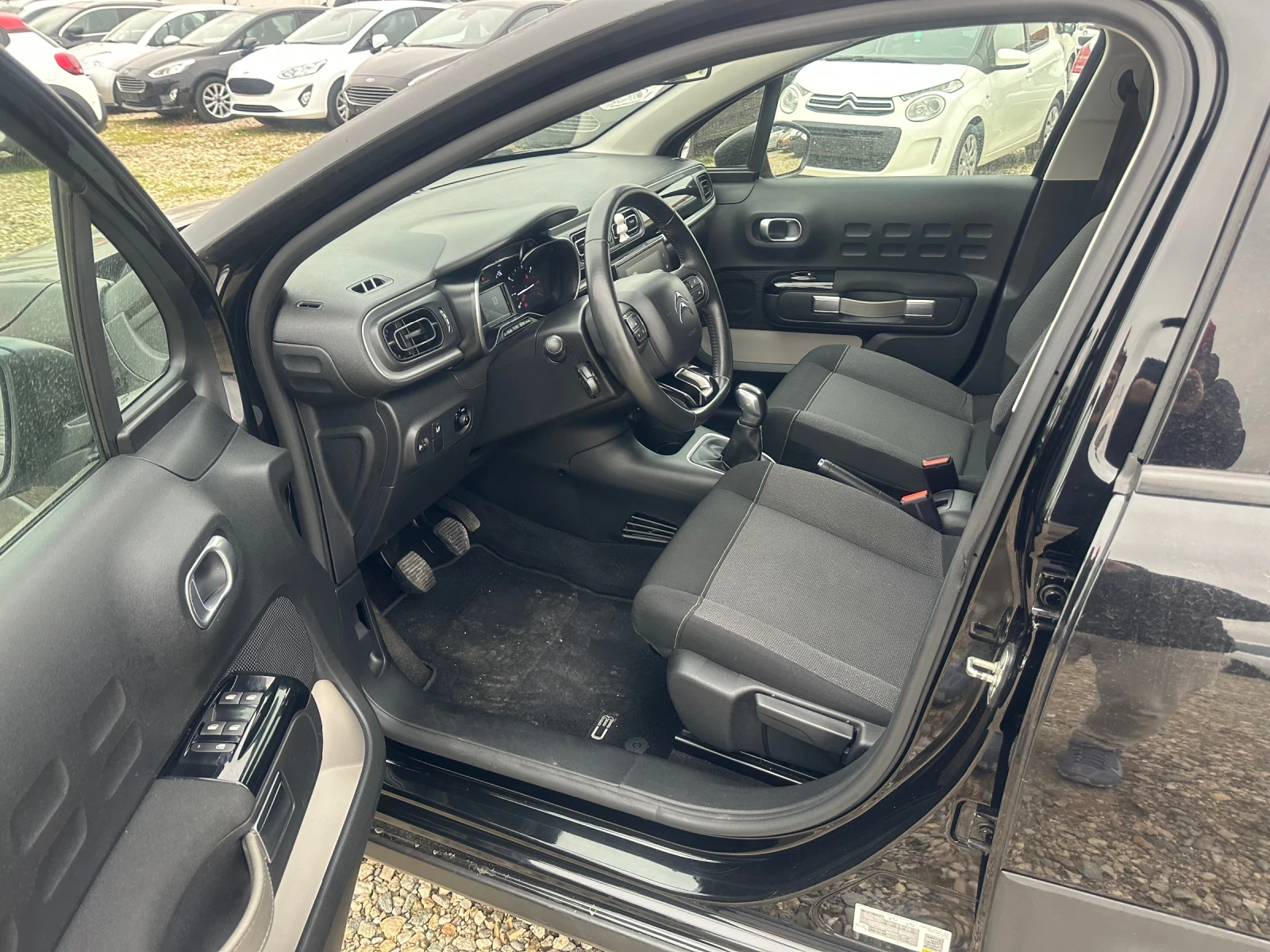 Citroen C3 1.2 PureTech Shine - изображение 6