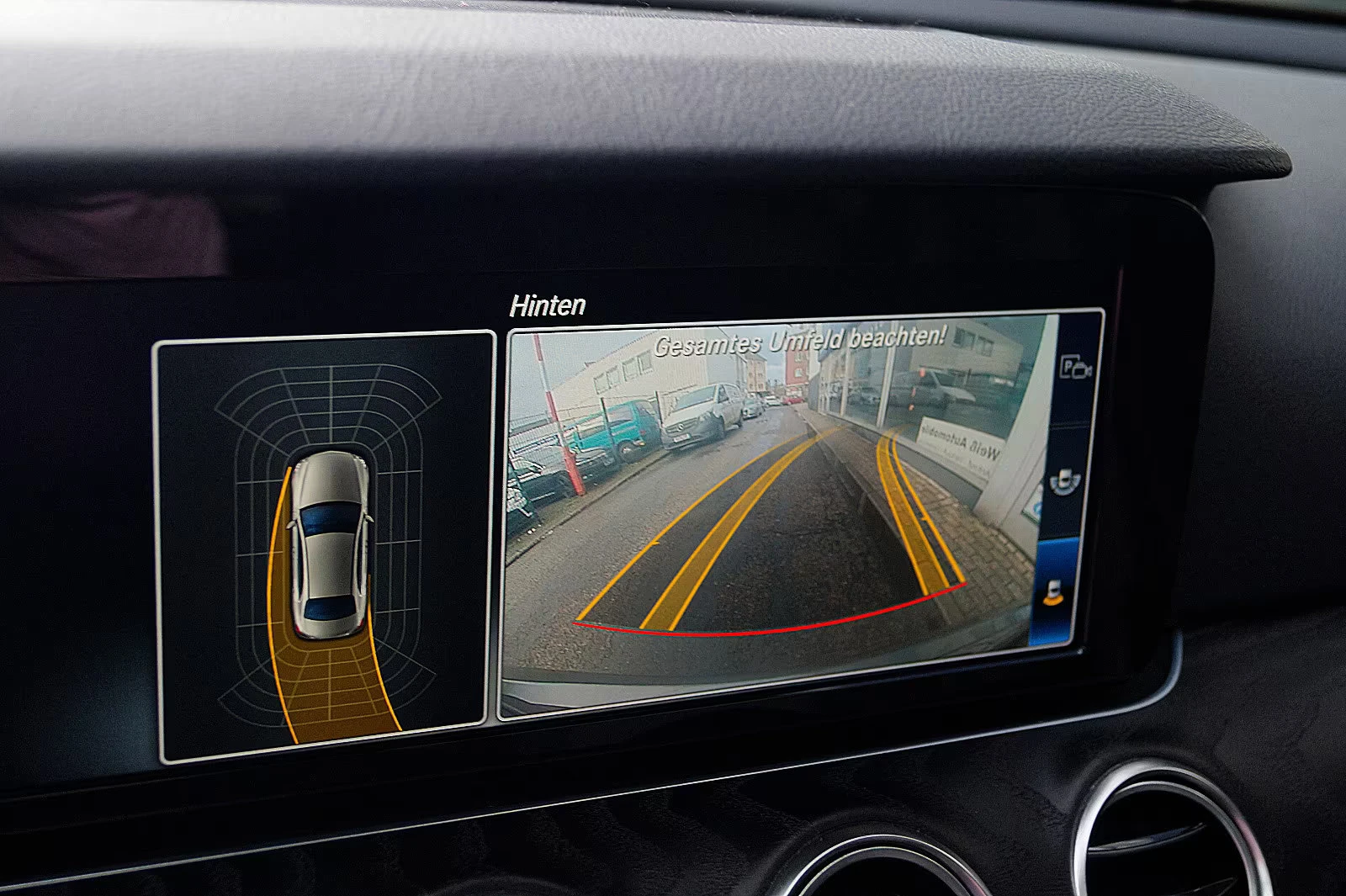 Mercedes-Benz E 220 d/194HP/AVANTGARDE/NIGHT/CAM/LED/NAVI/883g, снимка 7 - Автомобили и джипове - 53734389