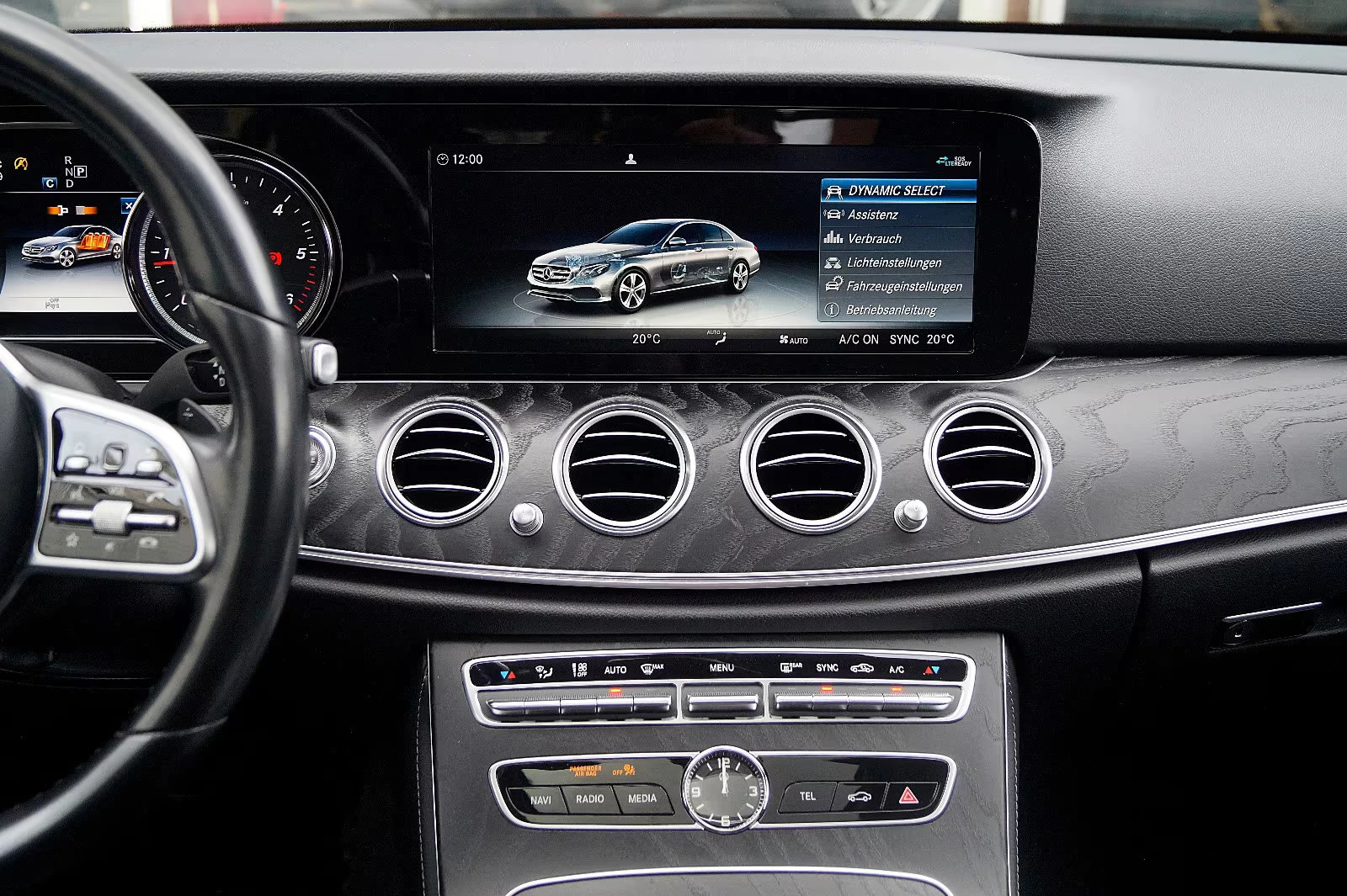 Mercedes-Benz E 220 d/194HP/AVANTGARDE/NIGHT/CAM/LED/NAVI/883g, снимка 6 - Автомобили и джипове - 53734389