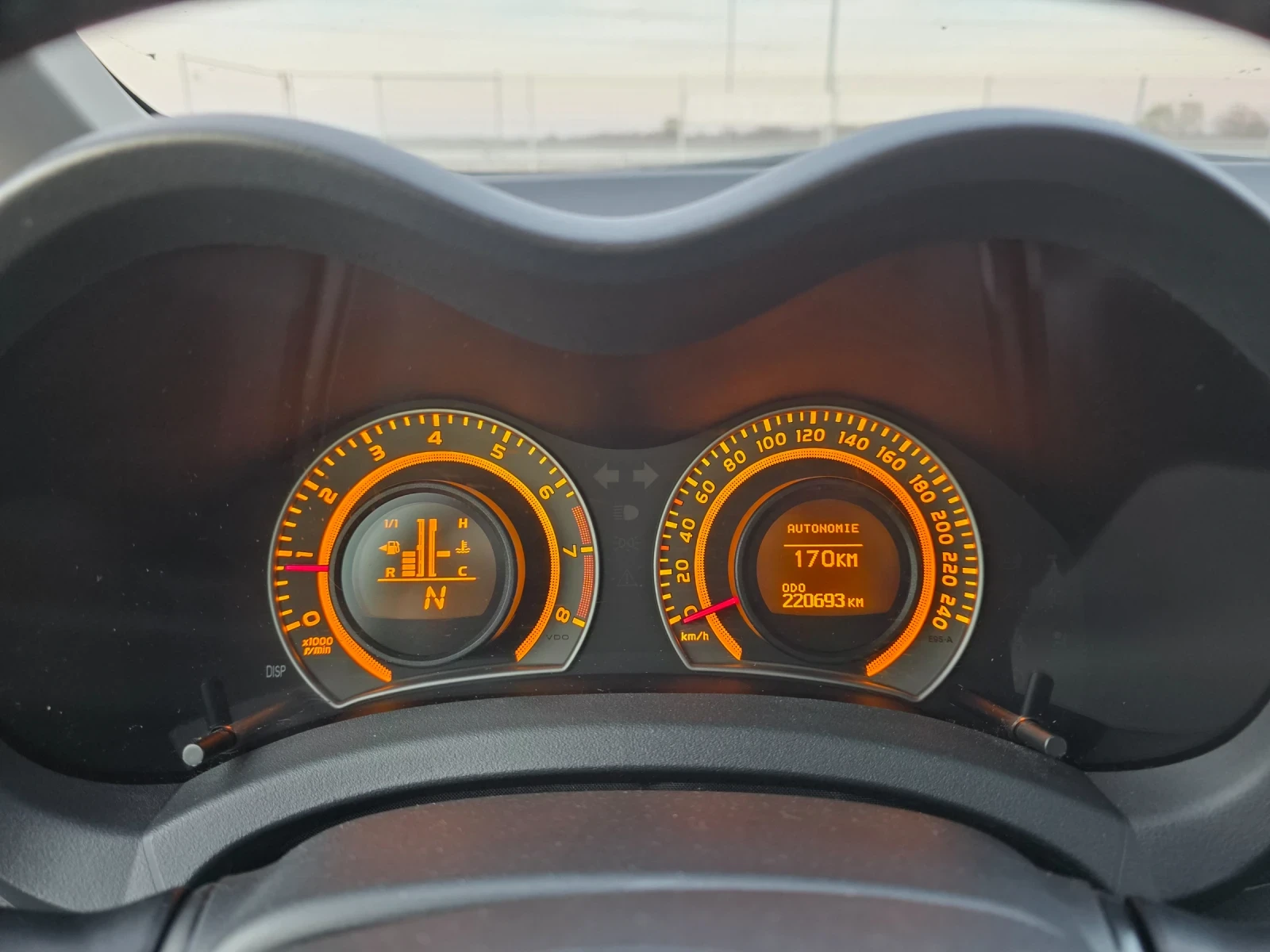 Toyota Auris 1.6 VVTI Автоматик Навигация Климатроник, снимка 15 - Автомобили и джипове - 53854780