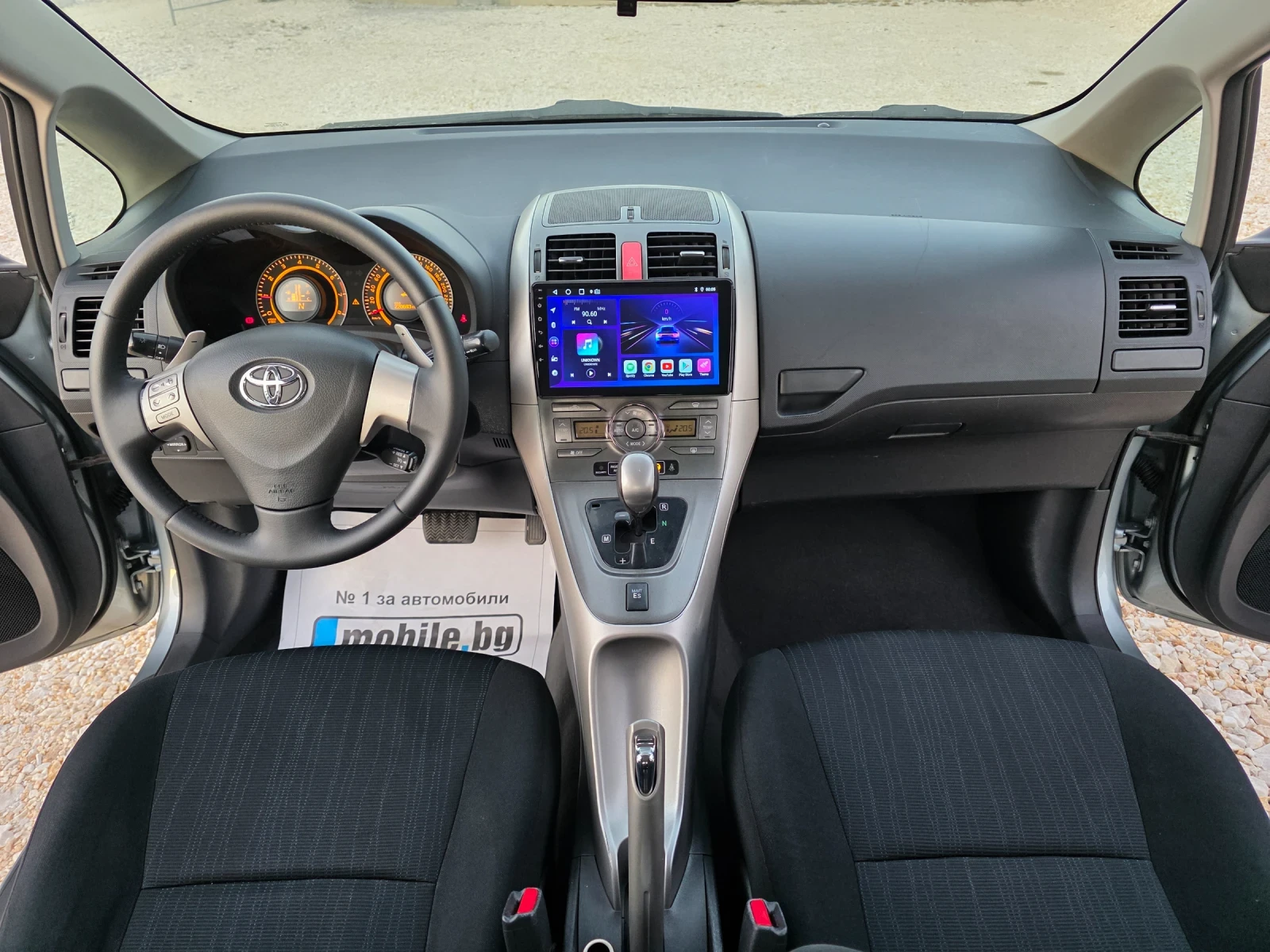 Toyota Auris 1.6 VVTI Автоматик Навигация Климатроник, снимка 12 - Автомобили и джипове - 53854780