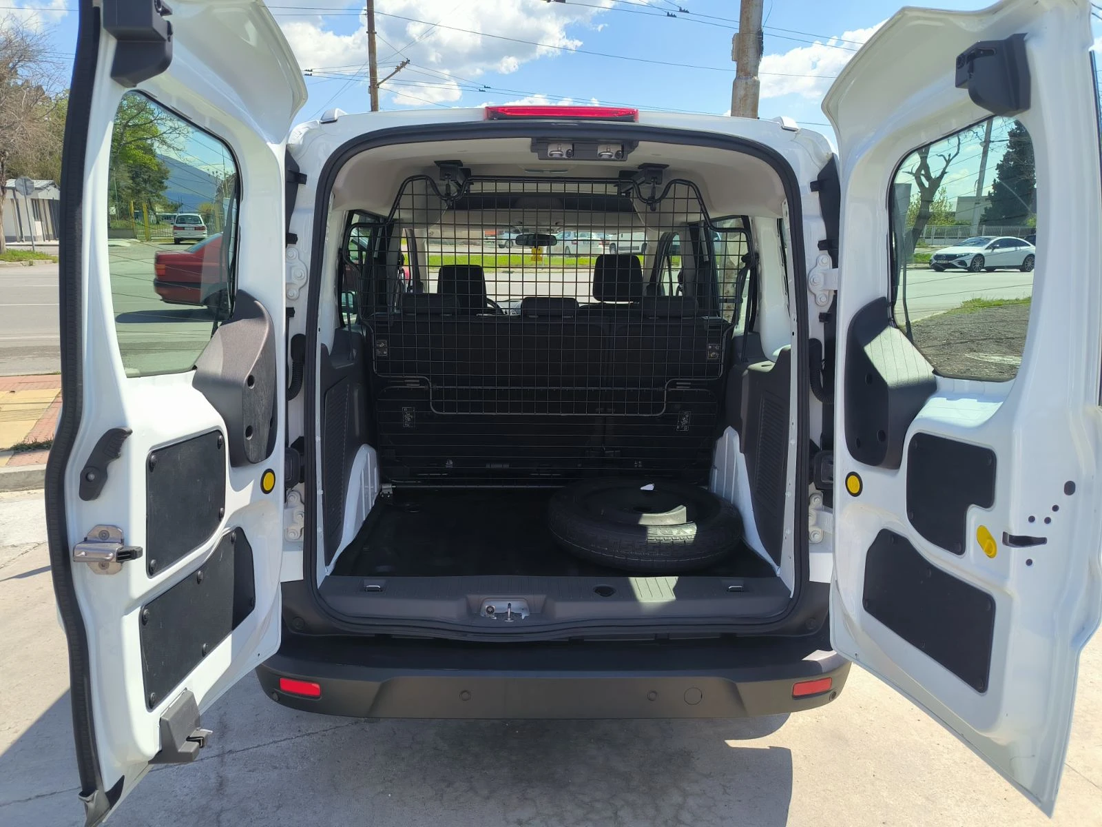 Ford Connect 1.5d-Euro-6D, снимка 11 - Автомобили и джипове - 54310973