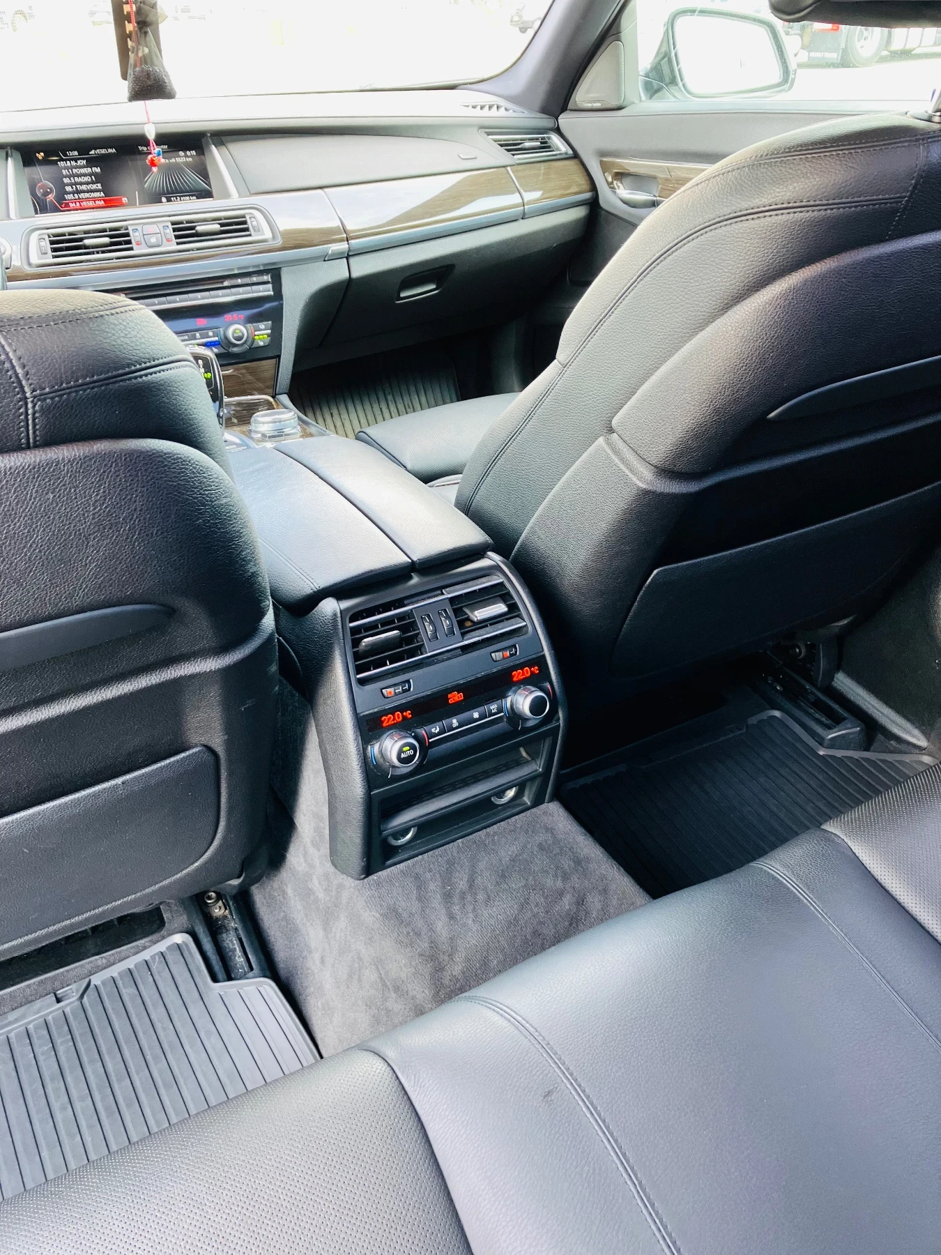 BMW 740 М Пакет, снимка 11 - Автомобили и джипове - 54480995
