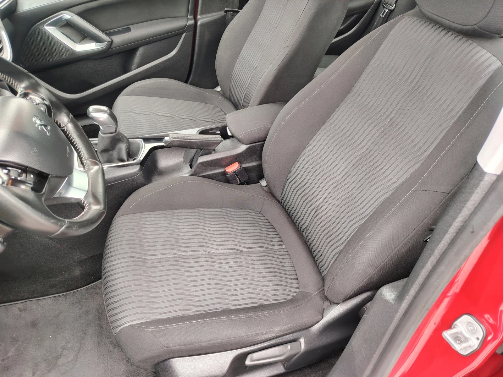 Peugeot 308 1.2 Turbo Eu6, снимка 7 - Автомобили и джипове - 54886625