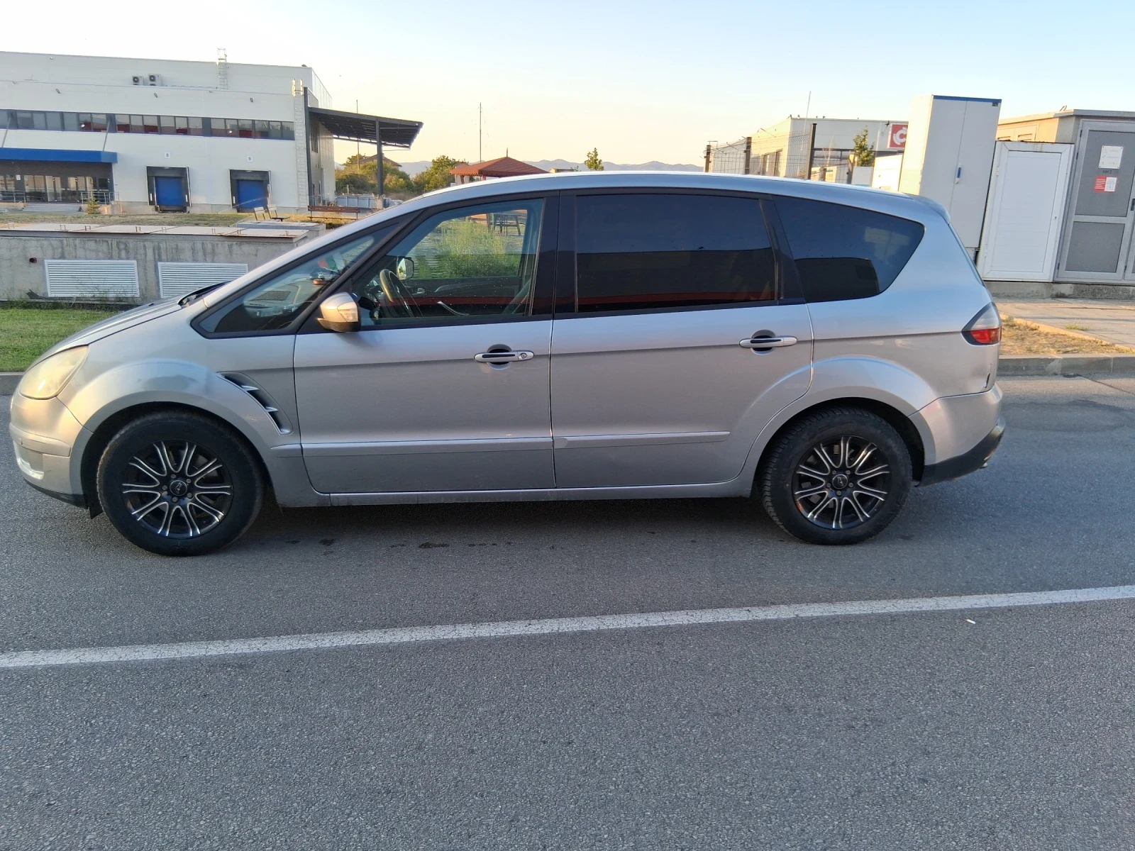 Ford S-Max Газ-Бензин, снимка 3 - Автомобили и джипове - 55694780