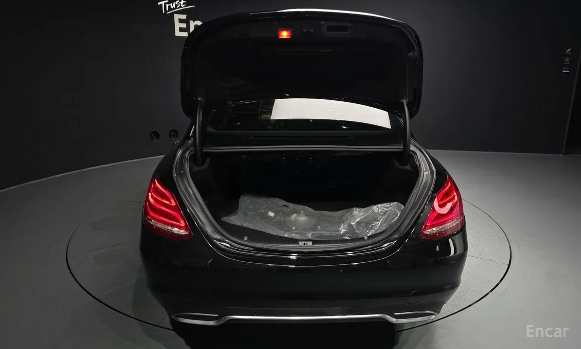 Mercedes-Benz C 200, снимка 3 - Автомобили и джипове - 56360635