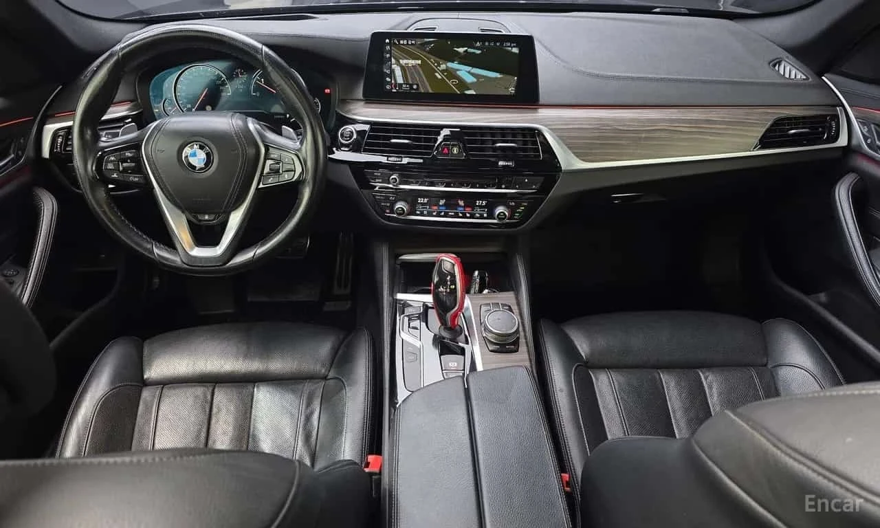 BMW 520 d xDrive M Sport Package Plus, снимка 7 - Автомобили и джипове - 56365362