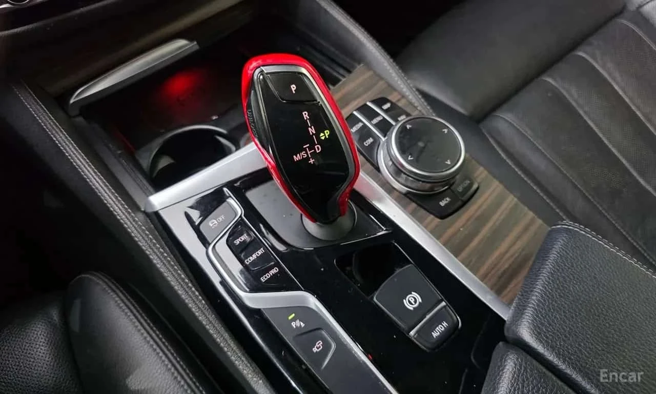 BMW 520 d xDrive M Sport Package Plus, снимка 9 - Автомобили и джипове - 56365362
