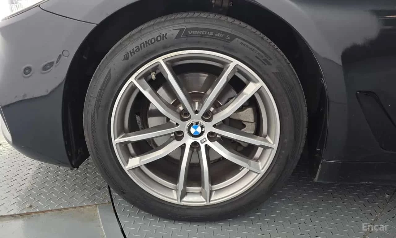 BMW 520 d xDrive M Sport Package Plus, снимка 5 - Автомобили и джипове - 56365362