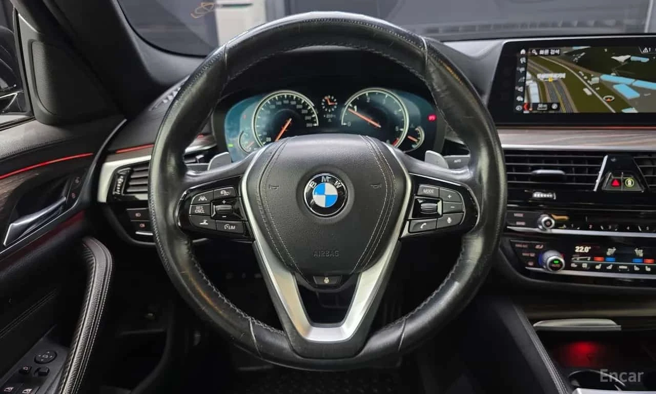 BMW 520 d xDrive M Sport Package Plus, снимка 13 - Автомобили и джипове - 56365362