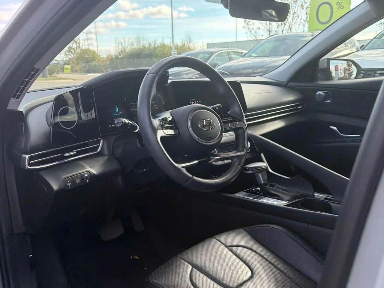 Hyundai Elantra, снимка 7 - Автомобили и джипове - 56684660