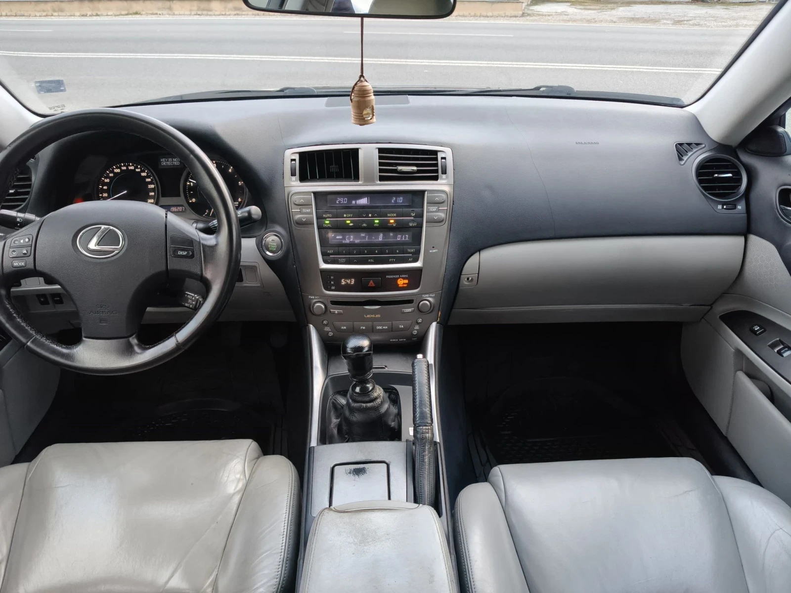 Lexus IS 220d, снимка 15 - Автомобили и джипове - 56717568