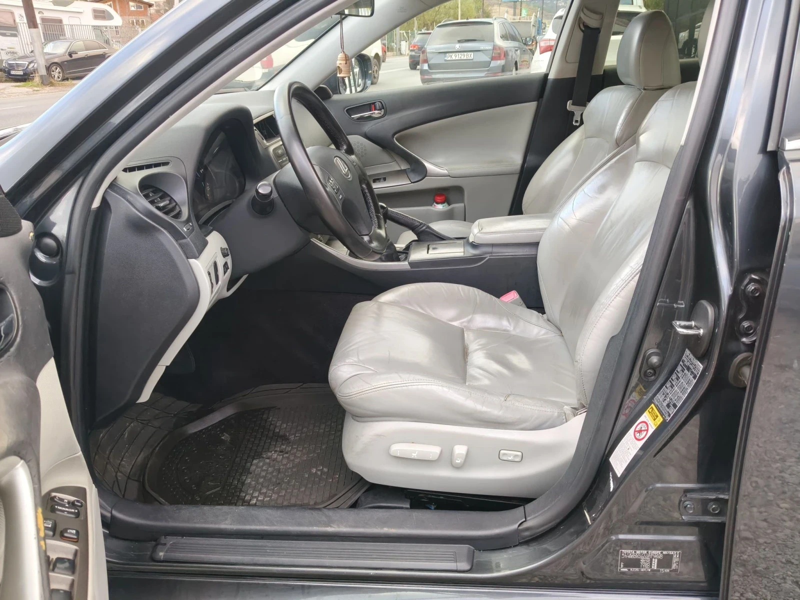 Lexus IS 220d, снимка 8 - Автомобили и джипове - 56717568