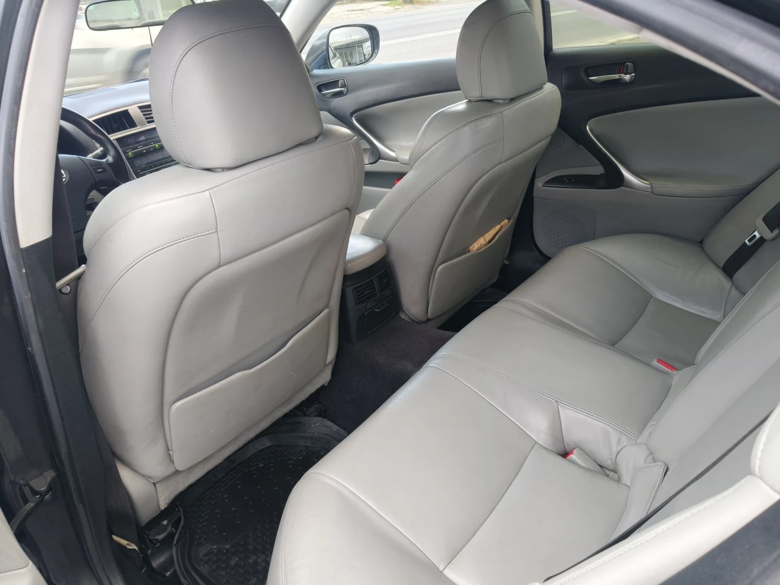 Lexus IS 220d, снимка 10 - Автомобили и джипове - 56717568
