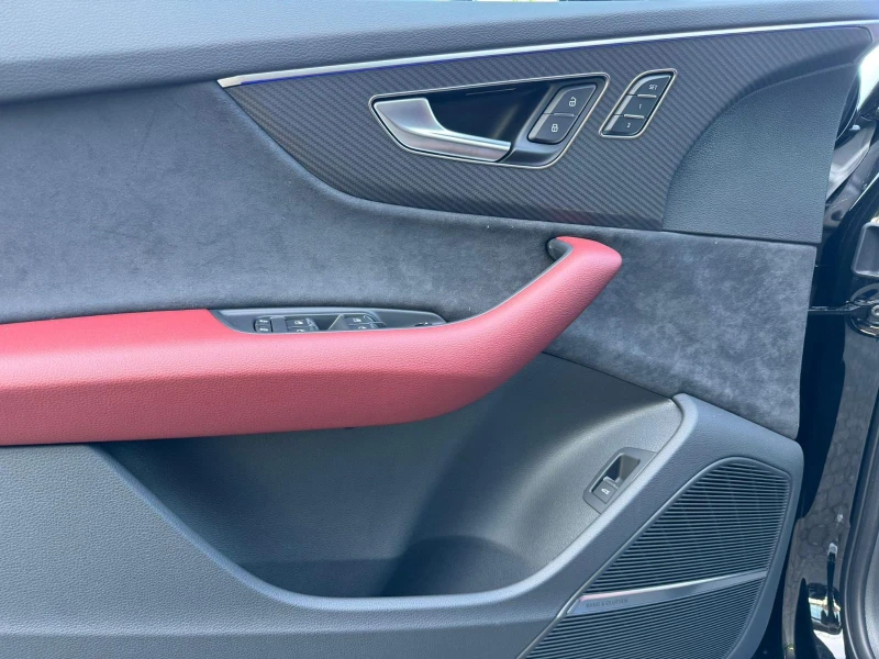 Audi SQ7 4.0 TFSI/FACELIFT/CARBON/S-SEATS/B&O/PANO/7-МЕСТЕН, снимка 9 - Автомобили и джипове - 51534824