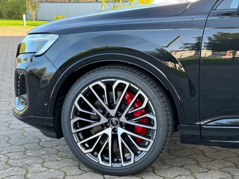 Audi SQ7 4.0 TFSI/FACELIFT/CARBON/S-SEATS/B&O/PANO/7-МЕСТЕН, снимка 4 - Автомобили и джипове - 51534824