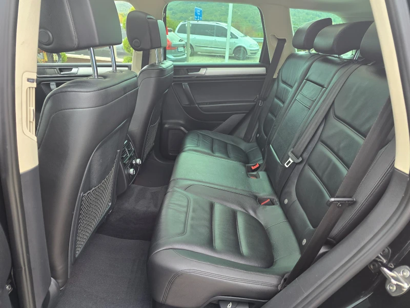 VW Touareg 3.0TDI  262КС ! ! НАВИГАЦИЯ ! ! АВТОМАТИК, снимка 15 - Автомобили и джипове - 51876440