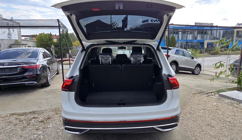 VW Tiguan Allspace 2.0 I R-LINE 15 000 КМ!!!, снимка 17 - Автомобили и джипове - 52143768