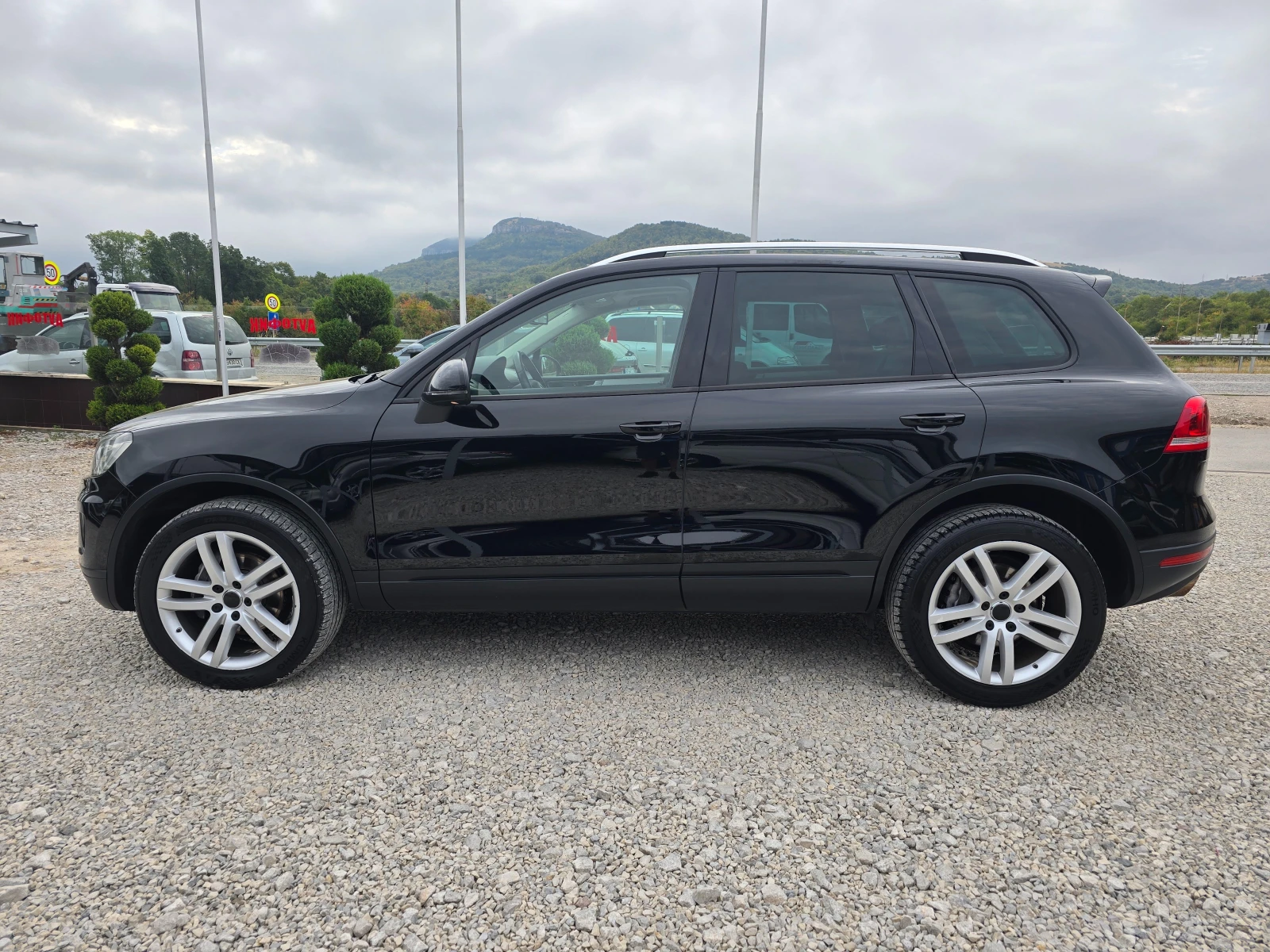 VW Touareg 3.0TDI  262КС ! ! НАВИГАЦИЯ ! ! АВТОМАТИК - изображение 2