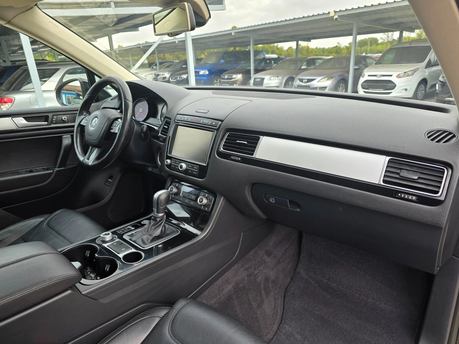 VW Touareg 3.0TDI  262КС ! ! НАВИГАЦИЯ ! ! АВТОМАТИК - изображение 9