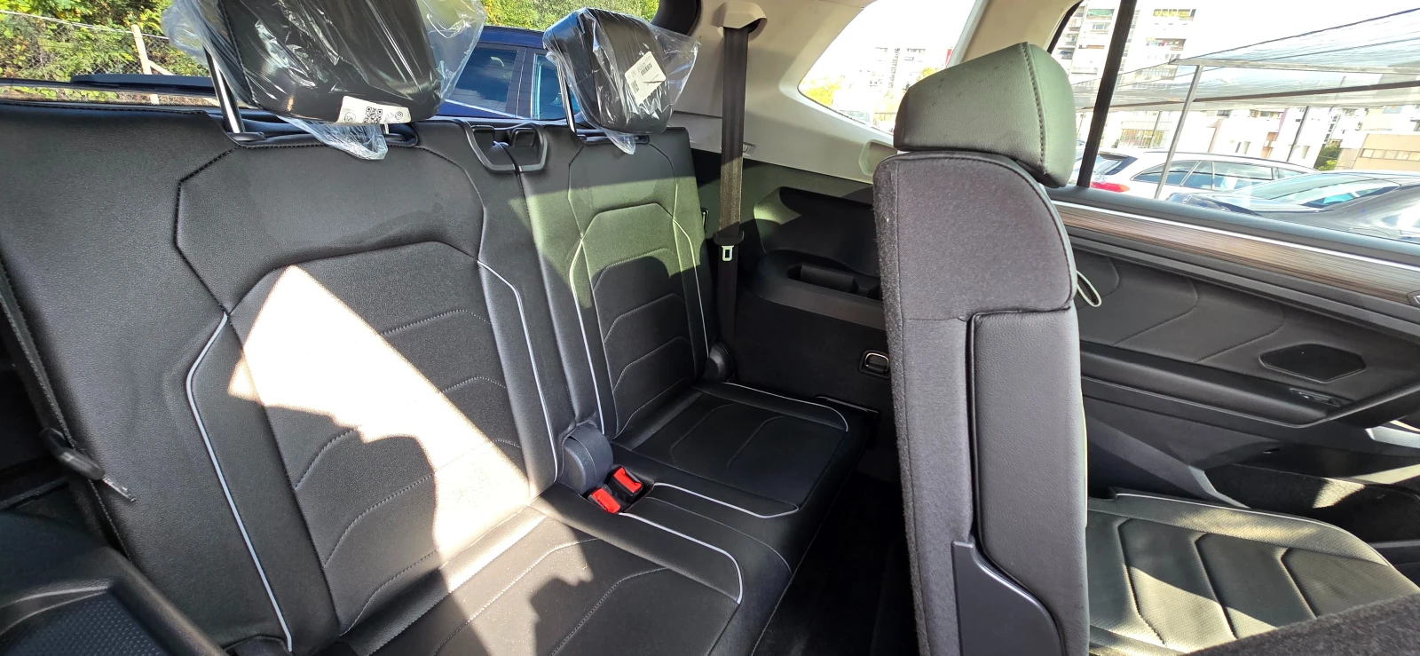 VW Tiguan Allspace 2.0 I R-LINE 15 000 КМ!!! | Mobile.bg — изображение 11