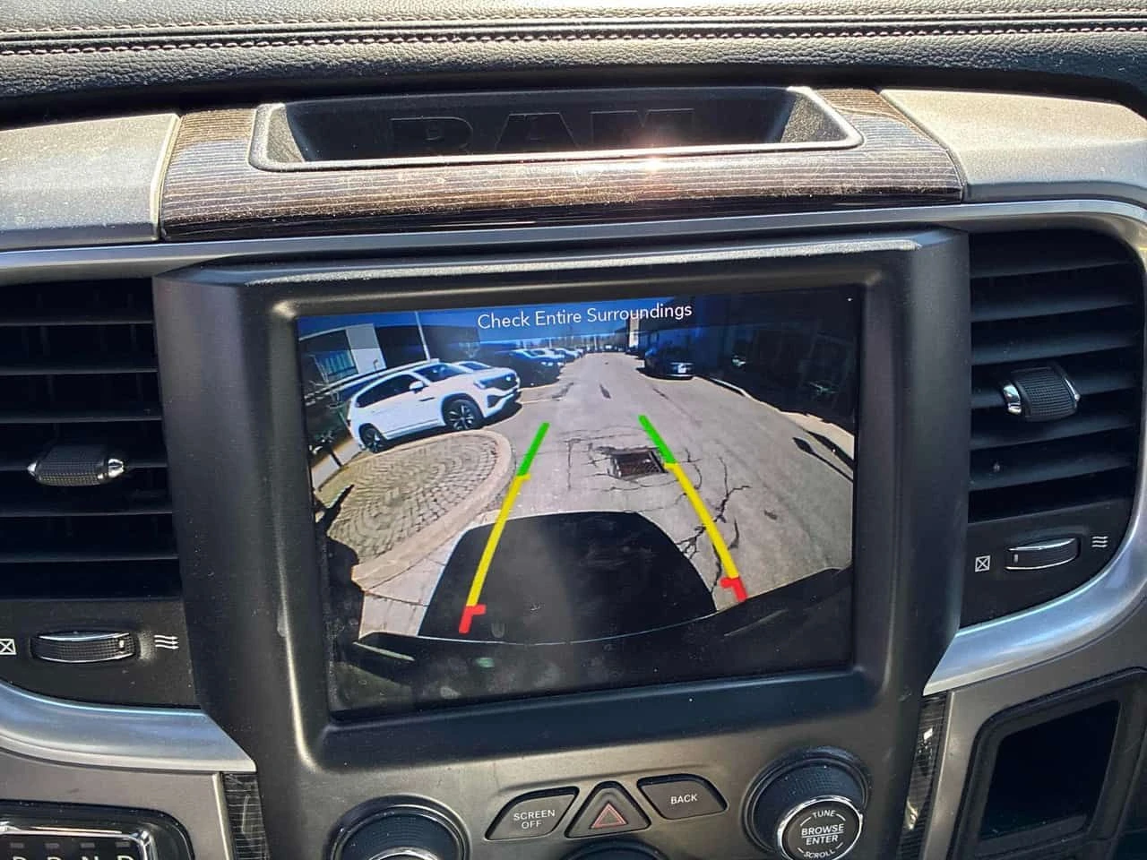 Dodge RAM 1500 * Limited* PANO* ОБДУХВАНЕ* KEYLESS* ПОДГРЕВ* , снимка 10 - Автомобили и джипове - 54038342