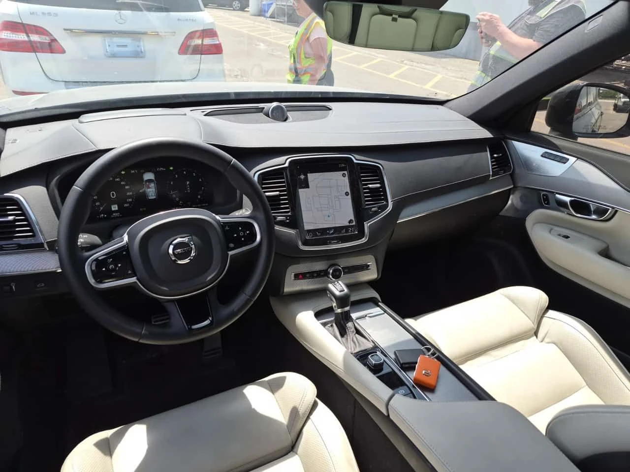 Volvo Xc90 R Design/CARFAX/360 КАМ/ПОДГРЕВ/ПАНОРАМА, снимка 9 - Автомобили и джипове - 54860253