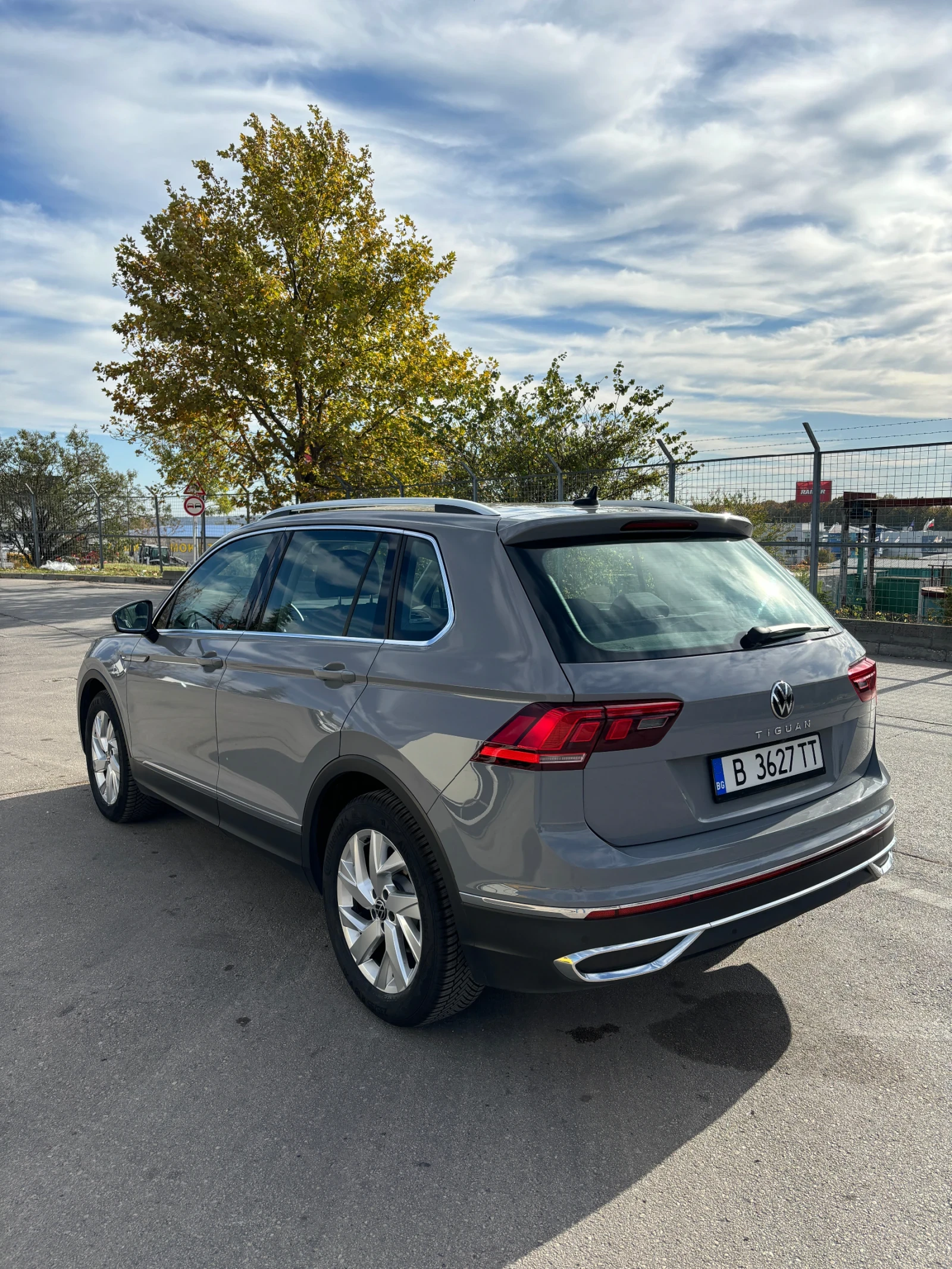 VW Tiguan Elegance-Business Premium Package, снимка 5 - Автомобили и джипове - 55892347