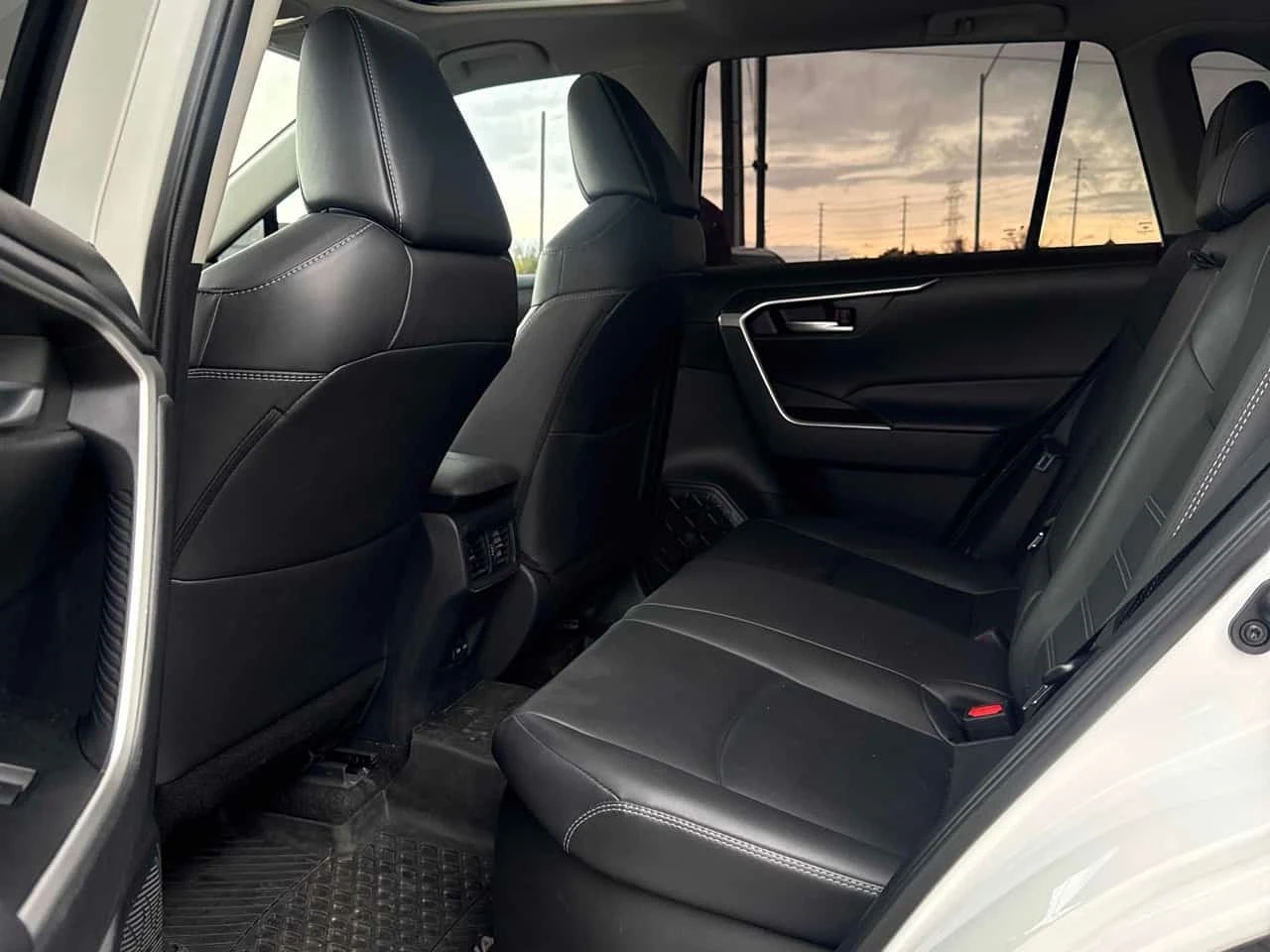 Toyota Rav4 * Hybrid XLE AWD * CARFAX *  | Mobile.bg � ����������� 10