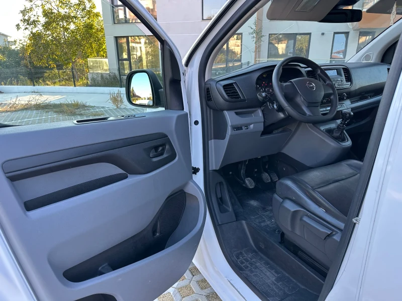 Opel Vivaro 1.5 DCI / 120 hp, снимка 15 - Бусове и автобуси - 47499016