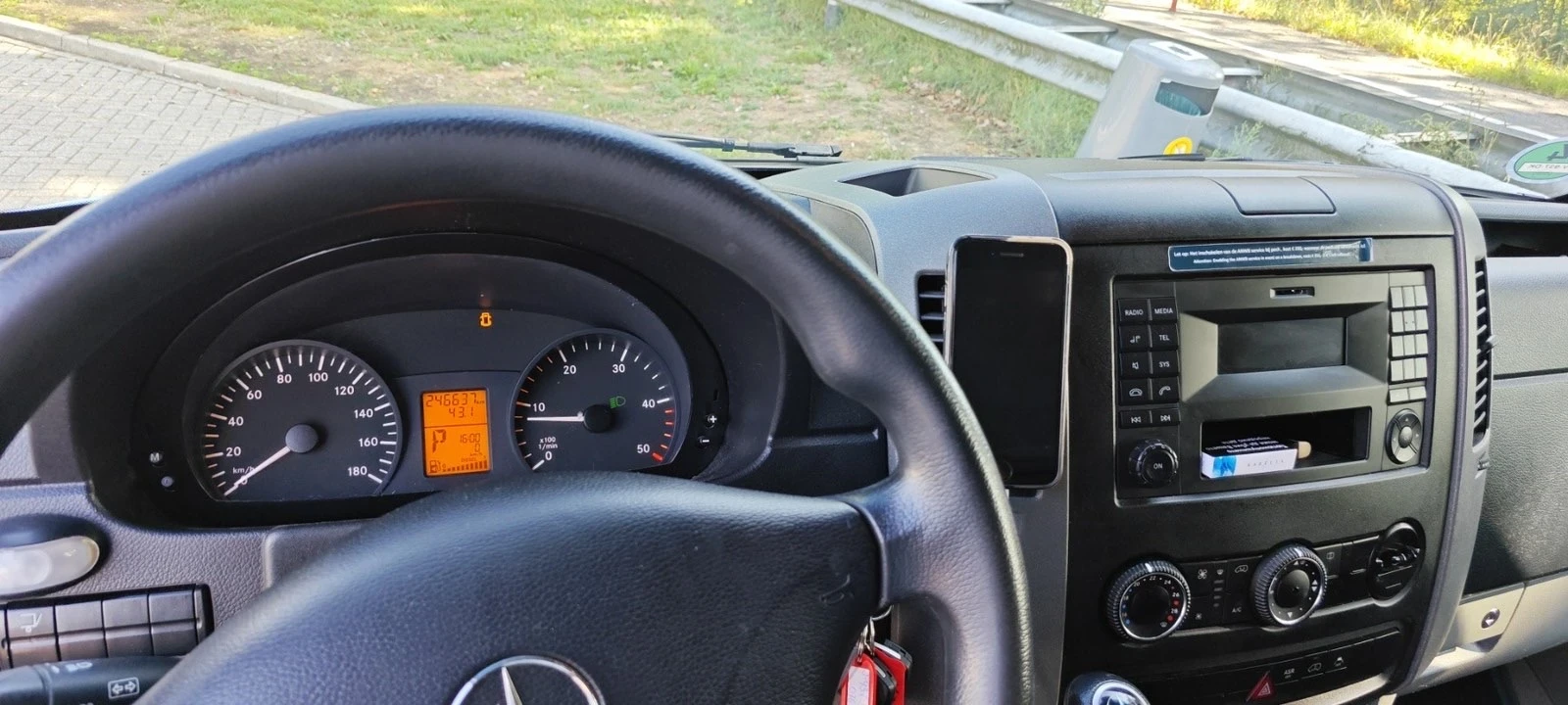 Mercedes-Benz Sprinter 516 160к.с / Фургон с падащ борд / Климатроник - изображение 6