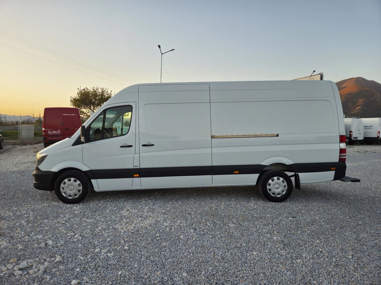 Mercedes-Benz Sprinter 319 CDI, Макси, Автомат, Климатик, Две странични врати - изображение 2