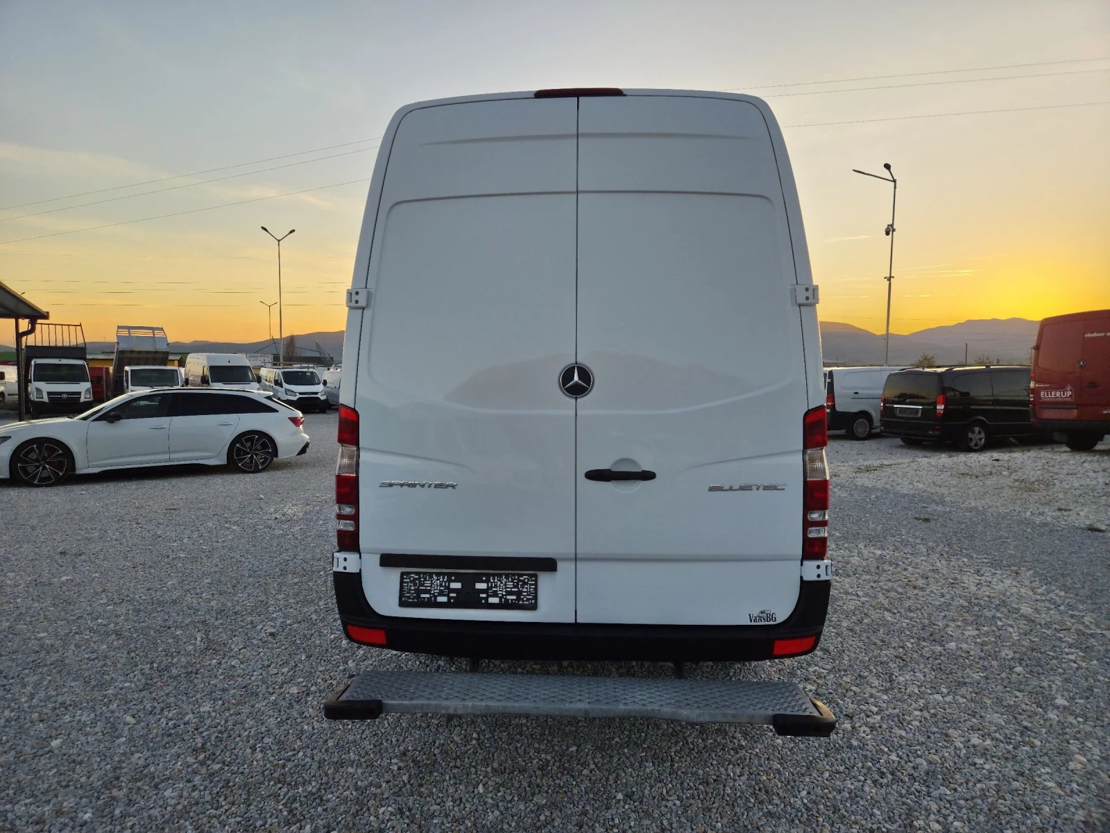Mercedes-Benz Sprinter 319 CDI, Макси, Автомат, Климатик, Две странични врати - изображение 4