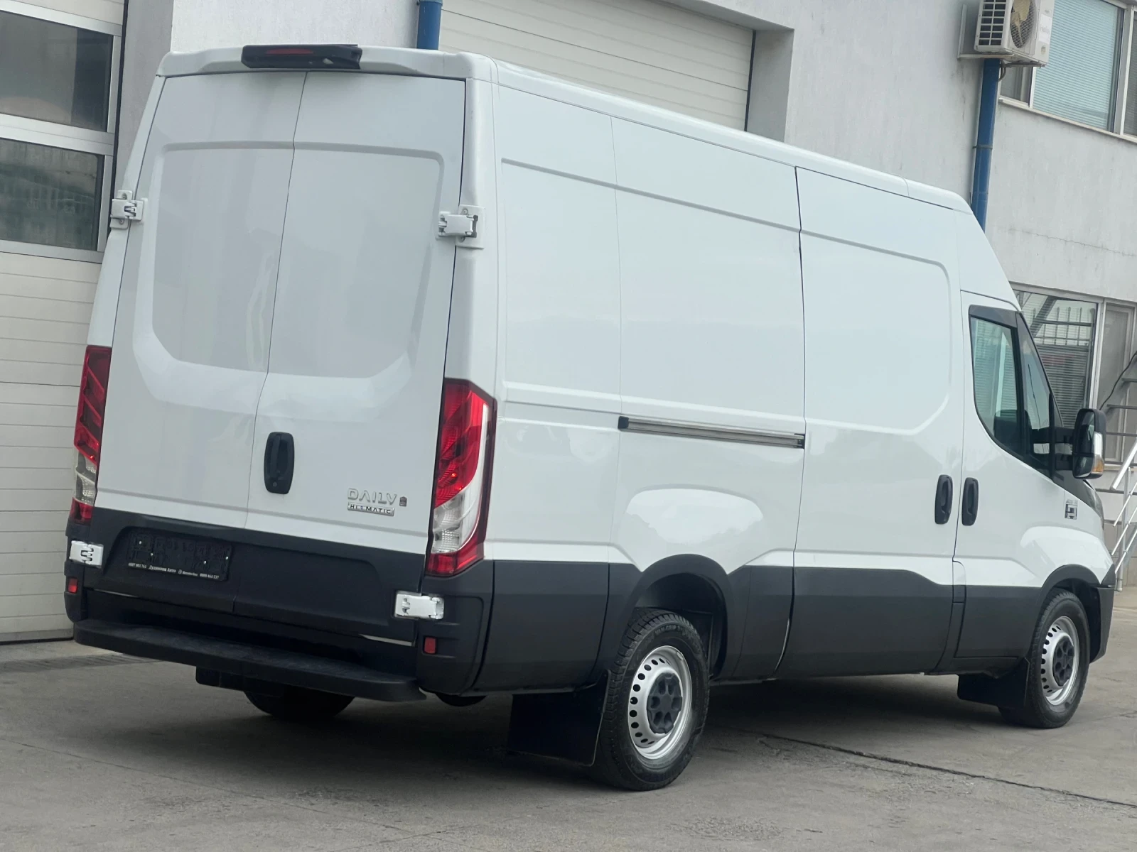 Iveco Daily Hi-Matic / Климатроник / 2 броя, снимка 7 - Бусове и автобуси - 55902020