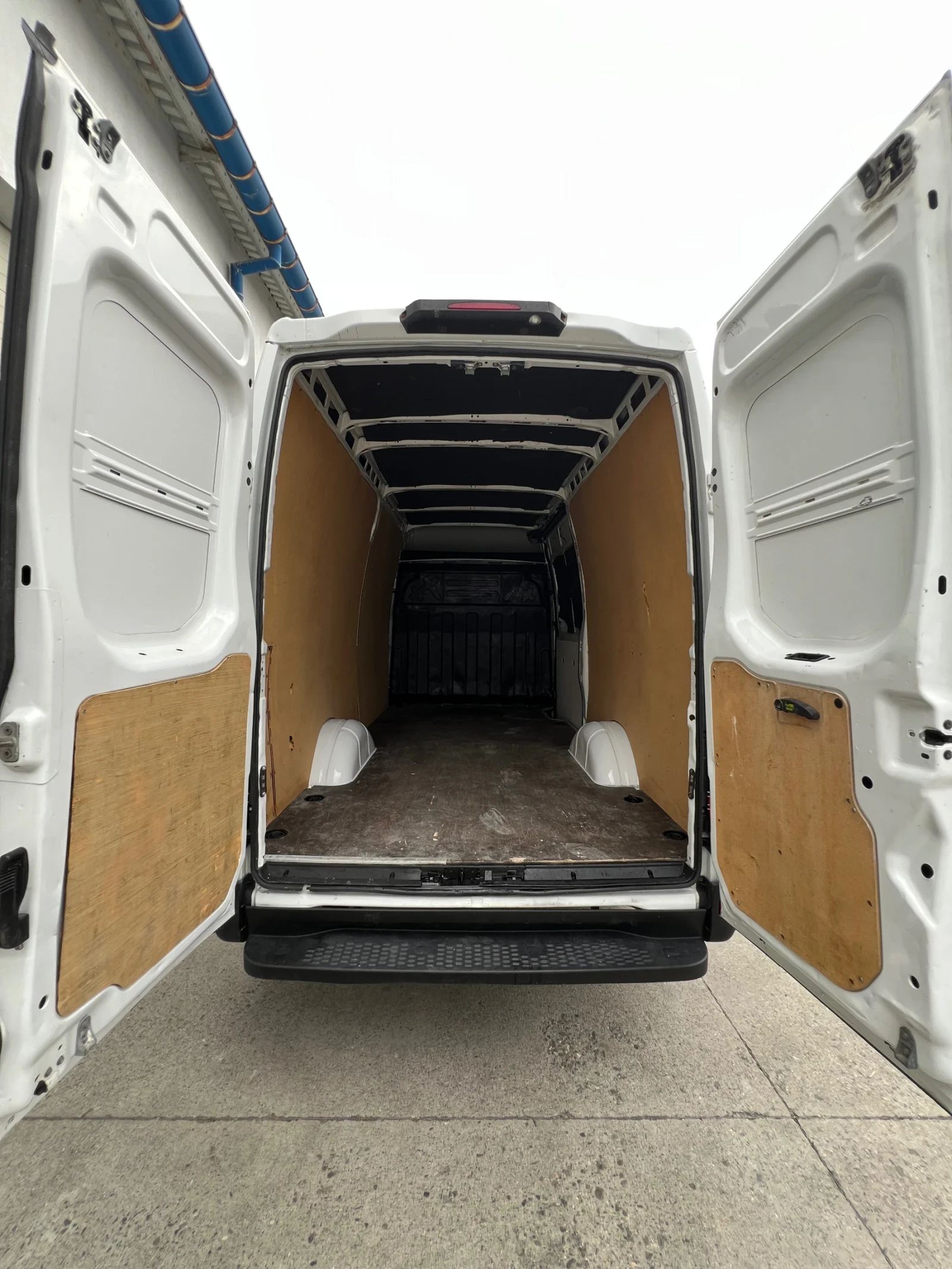 Iveco Daily Hi-Matic / Климатроник / 2 броя, снимка 10 - Бусове и автобуси - 55902020