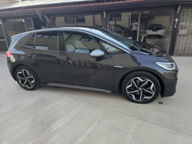 VW ID.3 62 kWh | | AndroidAuto/CarPlay | Mobile.bg    4