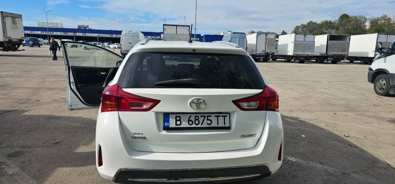 Toyota Auris 2.0 D4D, снимка 6 - Автомобили и джипове - 47578909