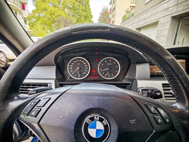 BMW 530 Xi, снимка 9 - Автомобили и джипове - 48949978