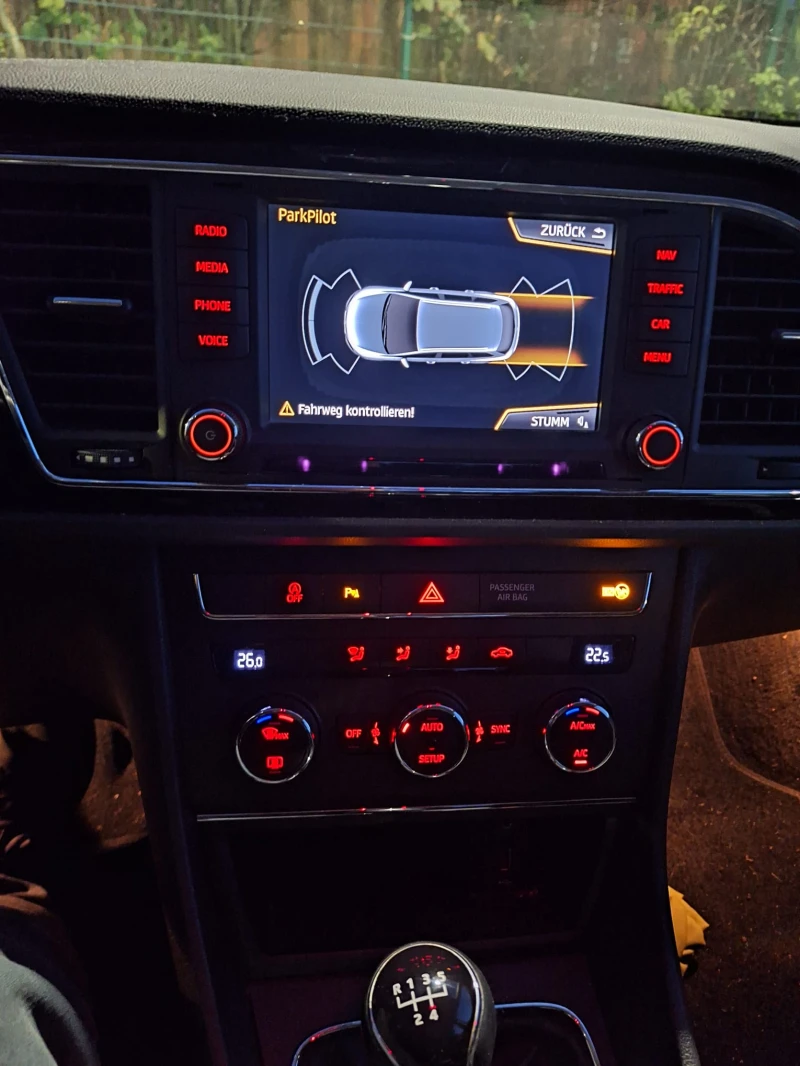 Seat Leon 1, 6 TDI ST LED NAVI, снимка 11 - Автомобили и джипове - 49421680